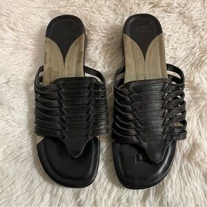 Dansko Women's Size 39 Black Leather Strappy Thong Sandal With 1 Inch Heel